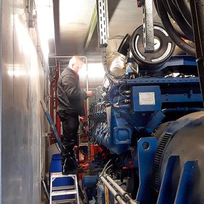 Techniker beim Service